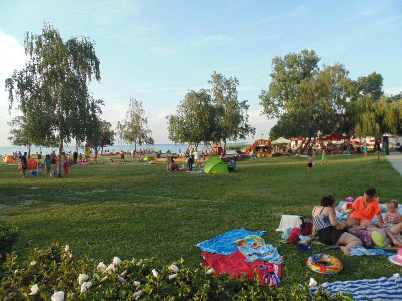Sosto Apartman Siofok Exterior photo